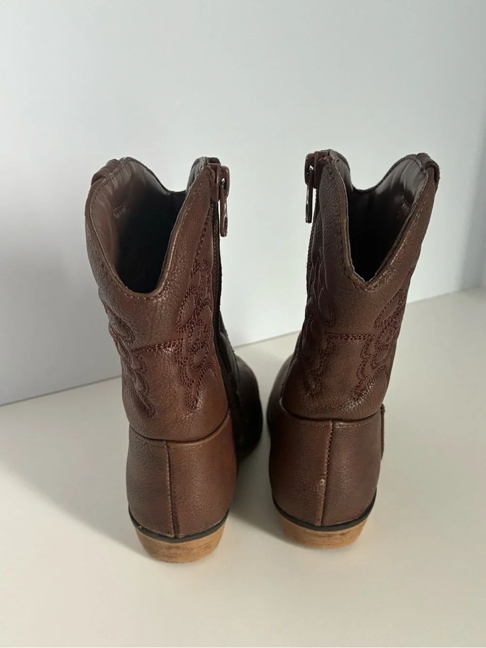 Cat & Jack Kids US 8 Brown Western Ankle Boots Round Toe Side Zip